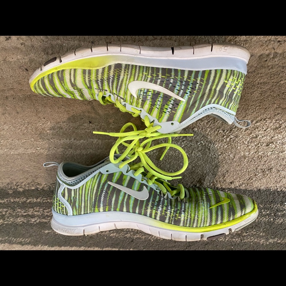 Women’s Nike sneakers